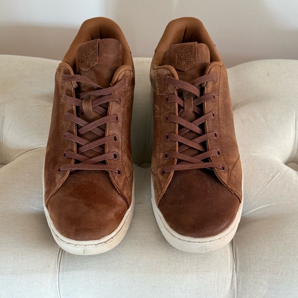 Tom’s TRVL LITE Lace-Up Sneaker. Tan Leather. Men’s Size 11